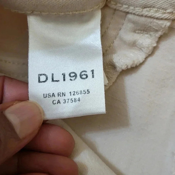 DL1961 Florence Cropped Mid Rise Instasculpt Skinny Tuxedo Jeans(25) - Picture 11 of 11